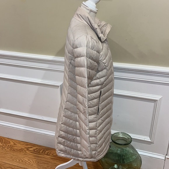 Patagonia Fiona Down Jacket Style 28355F9 - Picture 3 of 9